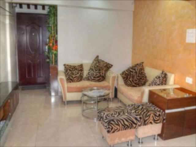 2 BHK Apartment in Hadapsar for rent Pune. The reference number is 20697773