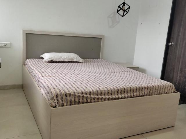 2 BHK Apartment in Hadapsar for rent Pune. The reference number is 20881462