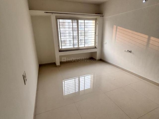 2 BHK Apartment in Hadapsar for rent Pune. The reference number is 20900581
