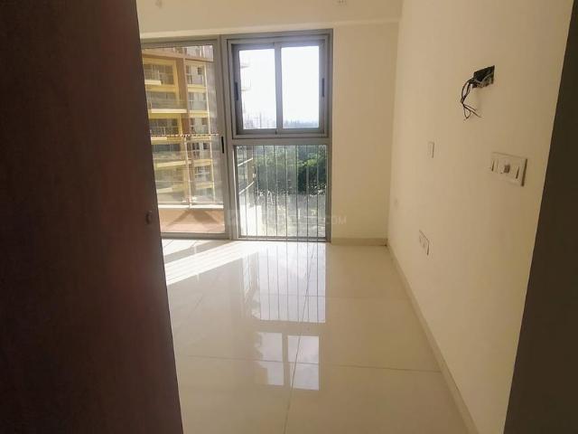 2 BHK Apartment in Hadapsar for rent Pune. The reference number is 20902773