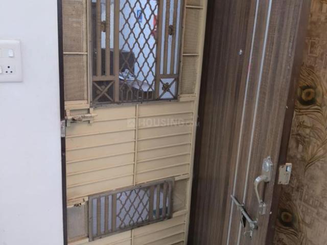 2 BHK Apartment in Hadapsar for rent Pune. The reference number is 20922959