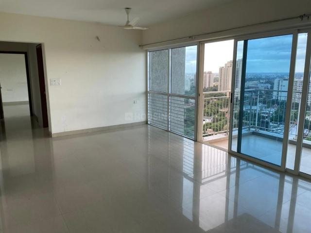 2 BHK Apartment in Hadapsar for rent Pune. The reference number is 20925079