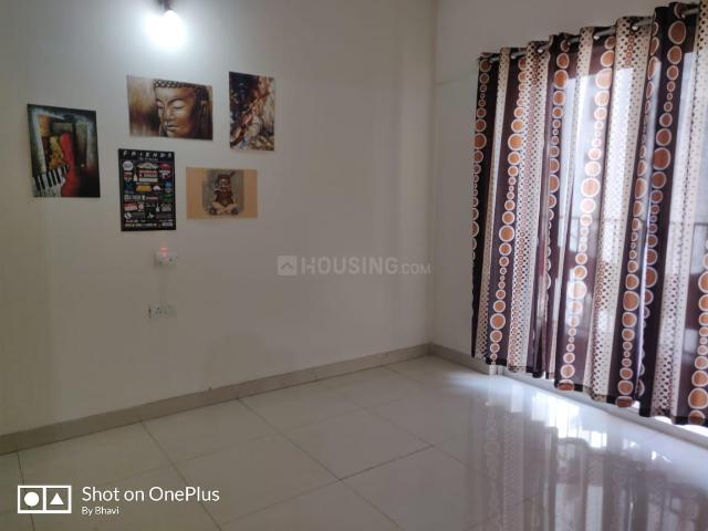 2 BHK Apartment in Hadapsar for rent Pune. The reference number is 21053134