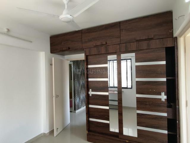 2 BHK Apartment in Hadapsar for rent Pune. The reference number is 21090581