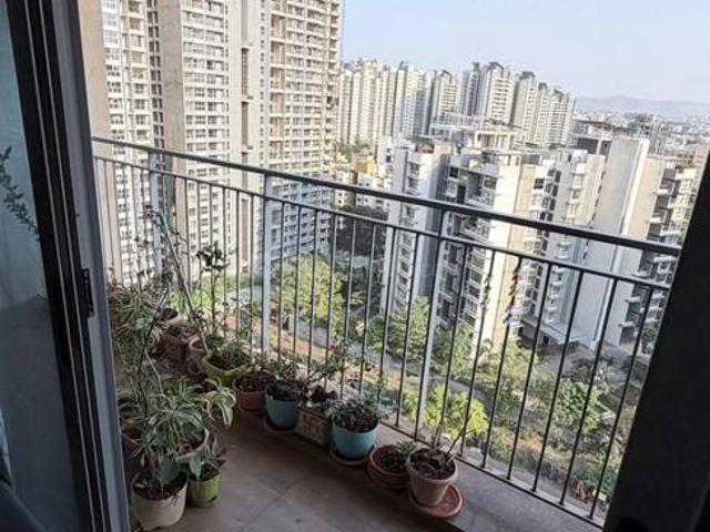 2 BHK Apartment in Hadapsar for rent Pune. The reference number is 21025268