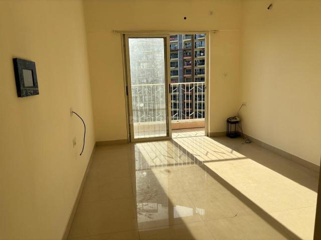 2 BHK Apartment in Hadapsar for rent Pune. The reference number is 21142571