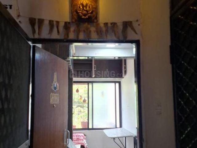 2 BHK Apartment in Hadapsar for rent Pune. The reference number is 21101625