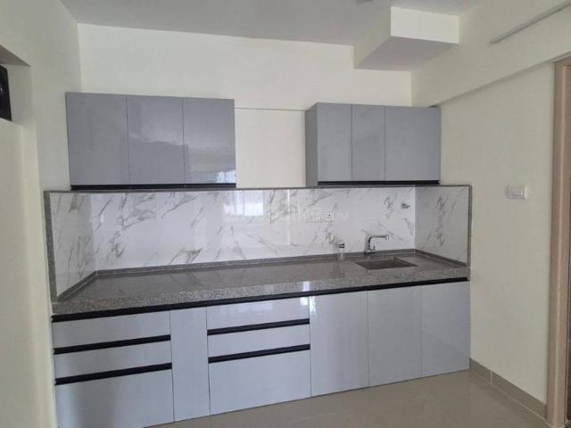 2 BHK Apartment in Hadapsar for rent Pune. The reference number is 21134039