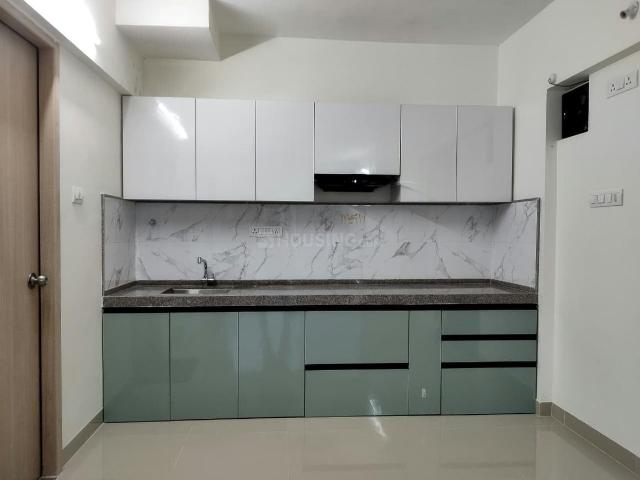 2 BHK Apartment in Hadapsar for rent Pune. The reference number is 21364055