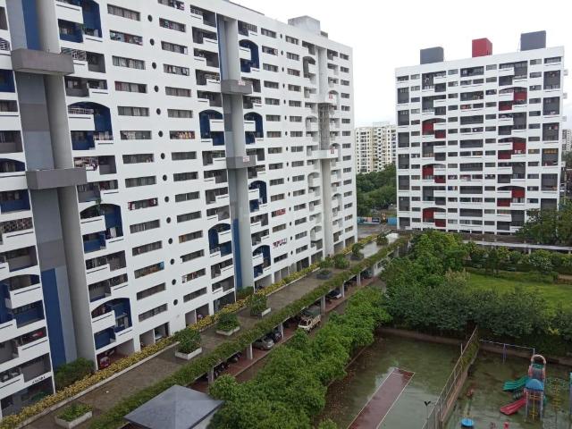 2 BHK Apartment in Hadapsar for resale Pune. The reference number is 20711656