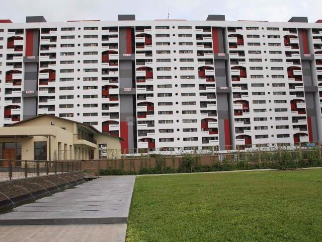 2 BHK Apartment in Hadapsar for resale Pune. The reference number is 20889144