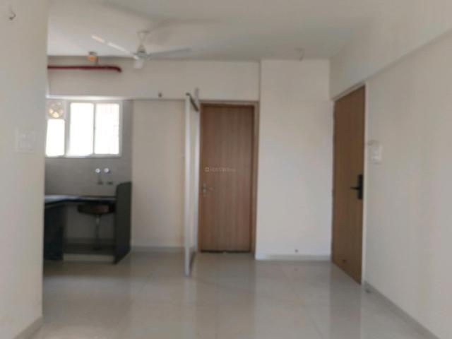2 BHK Apartment in Hadapsar for resale Pune. The reference number is 21020920