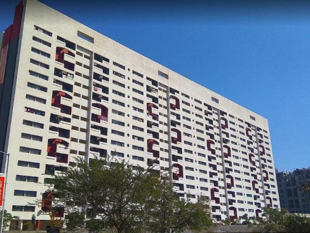 2 BHK Apartment in Hadapsar for resale Pune. The reference number is 21075740