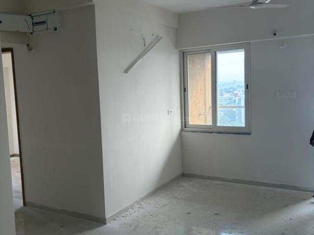 2 BHK Apartment in Hadapsar for resale Pune. The reference number is 21371935