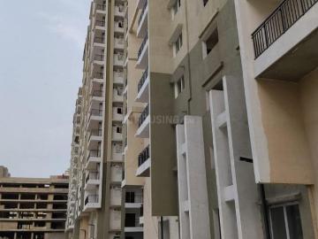 2 BHK Apartment in Hafeezpet for resale Hyderabad. The reference number is 20426104