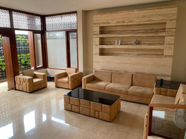 2 BHK Apartment in Halasuru for rent Bengaluru. The reference number is 20621895