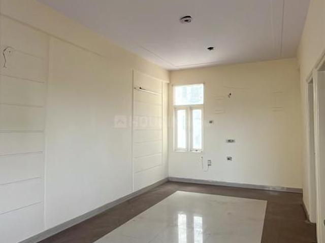 2 BHK Apartment in Hindan Residential Area for resale Ghaziabad. The reference number is 20826938