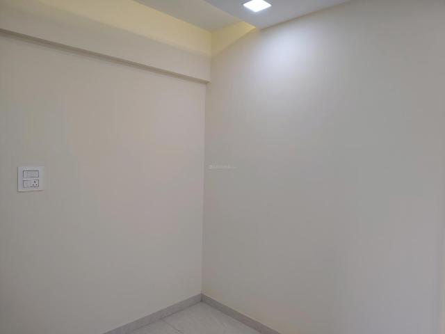 2 BHK Apartment in Hiranandani Estate for rent Thane. The reference number is 18679733