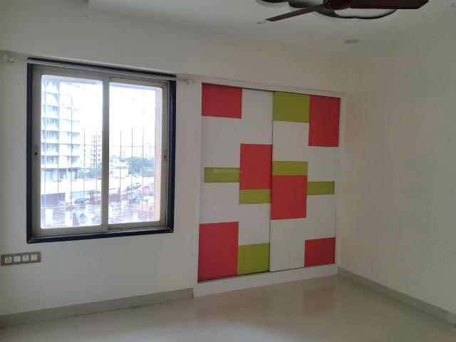 2 BHK Apartment in Hiranandani Estate for rent Thane. The reference number is 19076415