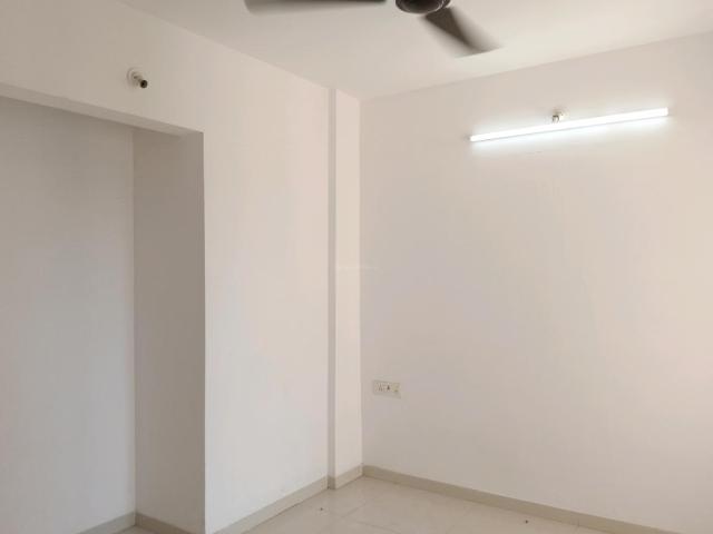 2 BHK Apartment in Hiranandani Estate for rent Thane. The reference number is 19477373