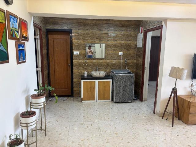 2 BHK Apartment in Hiranandani Estate for rent Thane. The reference number is 21016763
