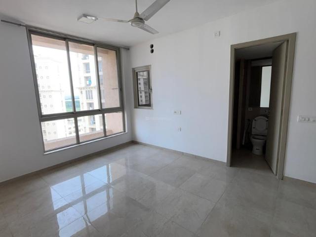 2 BHK Apartment in Hiranandani Estate for rent Thane. The reference number is 21036054