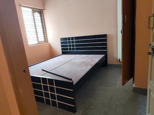 2 BHK Apartment in Indira Nagar for rent Bengaluru. The reference number is 20901571
