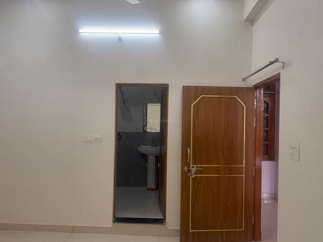 2 BHK Apartment in Indira Nagar for rent Lucknow. The reference number is 21214942
