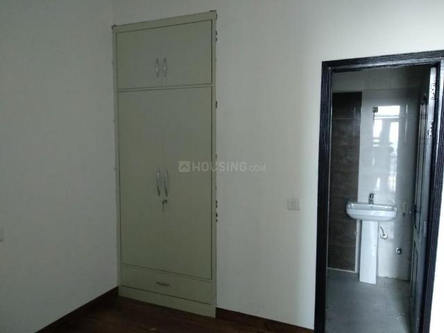 2 BHK Apartment in Indirapuram for rent Ghaziabad. The reference number is 20483380