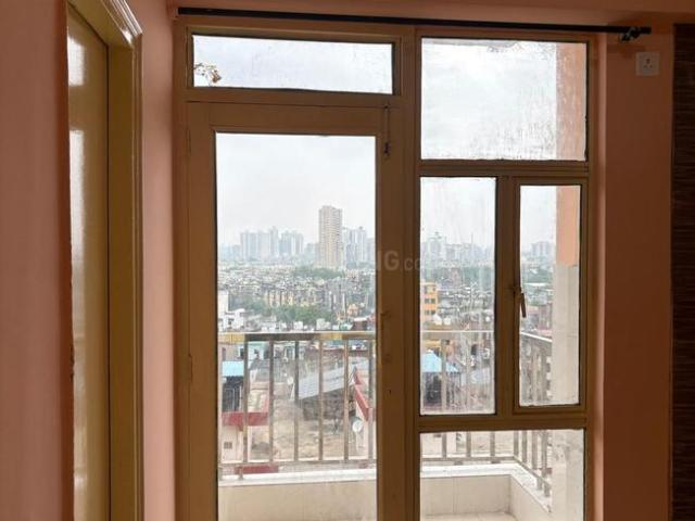 2 BHK Apartment in Indirapuram for rent Ghaziabad. The reference number is 21042099
