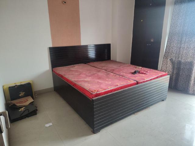 2 BHK Apartment in Indirapuram for rent Ghaziabad. The reference number is 21100502
