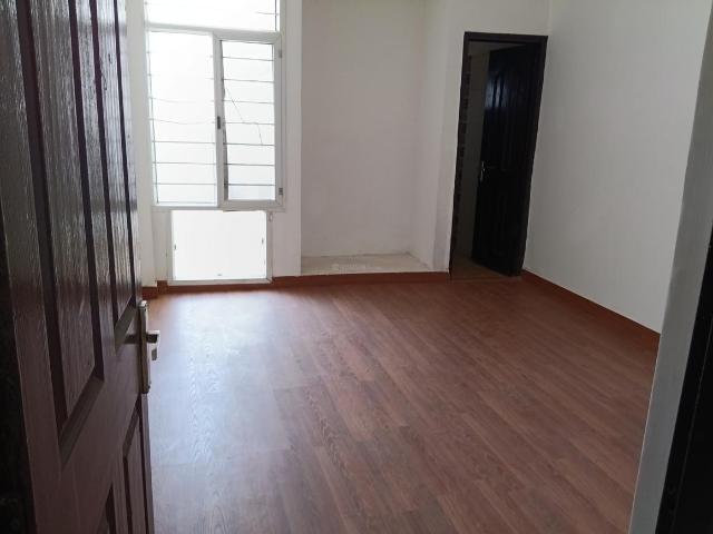 2 BHK Apartment in Indirapuram for resale Ghaziabad. The reference number is 21068052