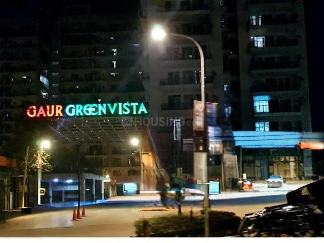 2 BHK Apartment in Indirapuram for resale Ghaziabad. The reference number is 21117949