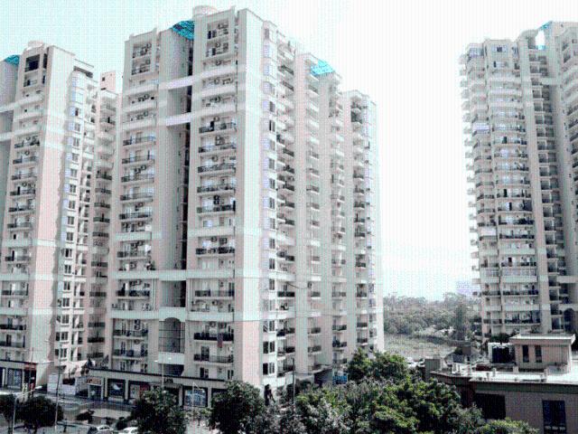 2 BHK Apartment in Indirapuram for resale Ghaziabad. The reference number is 21153091