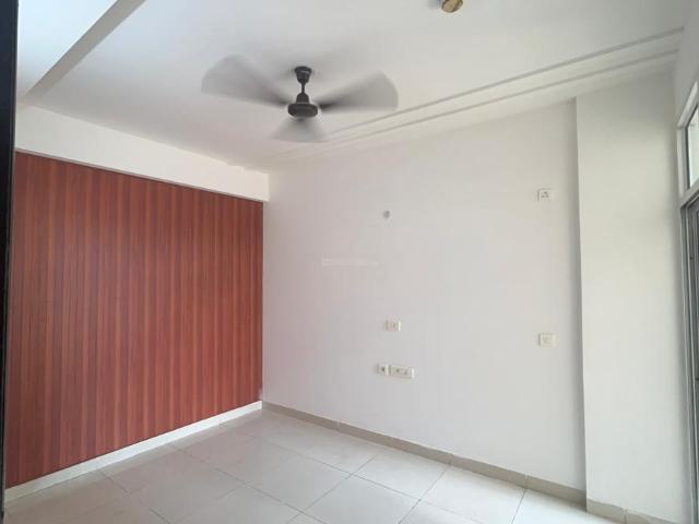 2 BHK Apartment in Indirapuram for resale Ghaziabad. The reference number is 21179169