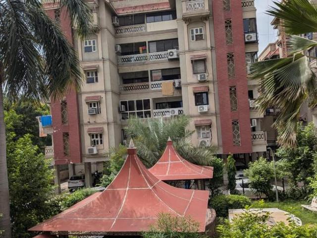 2 BHK Apartment in Jodhpur for rent Ahmedabad. The reference number is 18292315