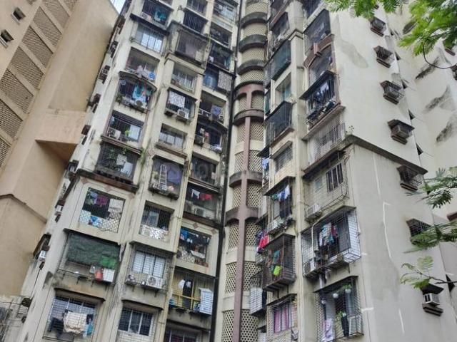 2 BHK Apartment in Jogeshwari West for rent Mumbai. The reference number is 13603669