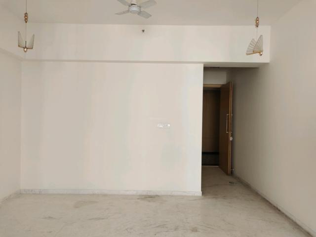 2 BHK Apartment in Jogeshwari West for rent Mumbai. The reference number is 16992628