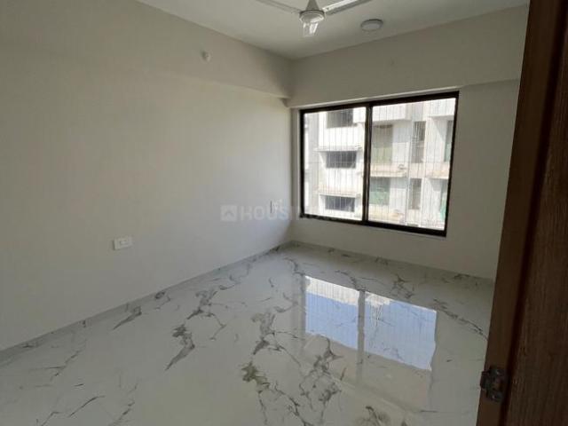 2 BHK Apartment in Jogeshwari West for rent Mumbai. The reference number is 18738612