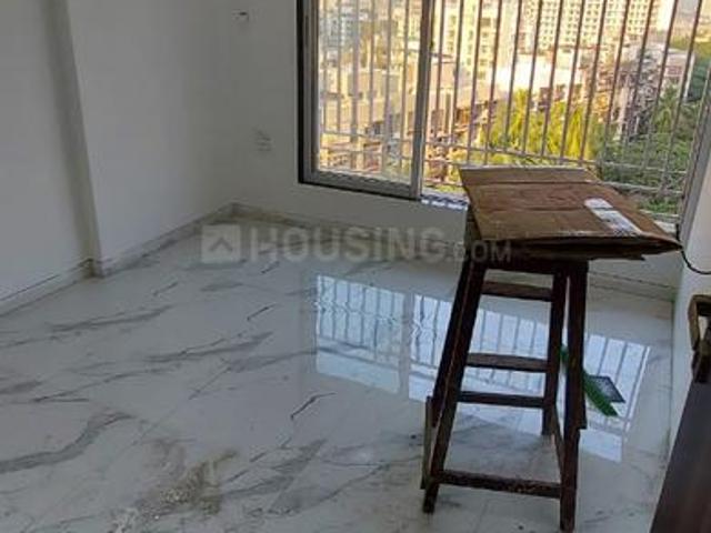 2 BHK Apartment in Jogeshwari West for rent Mumbai. The reference number is 18878126