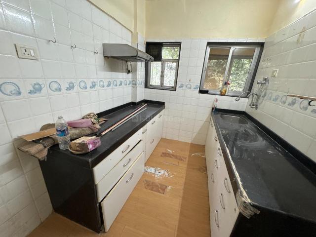 2 BHK Apartment in Jogeshwari West for rent Mumbai. The reference number is 21068957