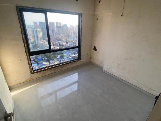 2 BHK Apartment in Jogeshwari West for rent Mumbai. The reference number is 21074492