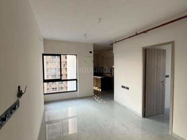 2 BHK Apartment in Jogeshwari West for rent Mumbai. The reference number is 21338807