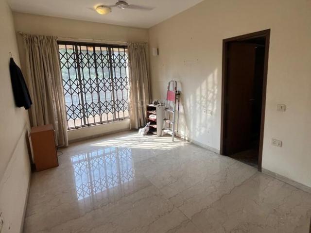 2 BHK Apartment in Jogeshwari West for resale Mumbai. The reference number is 16697177