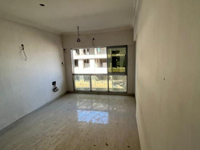 2 BHK Apartment in Jogeshwari West for resale Mumbai. The reference number is 18142913