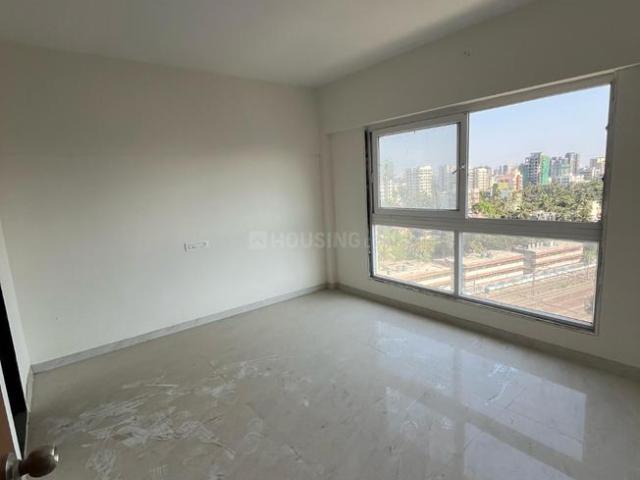2 BHK Apartment in Jogeshwari West for resale Mumbai. The reference number is 19208299