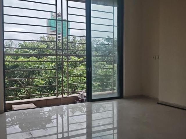 2 BHK Apartment in Jogeshwari West for resale Mumbai. The reference number is 21033752