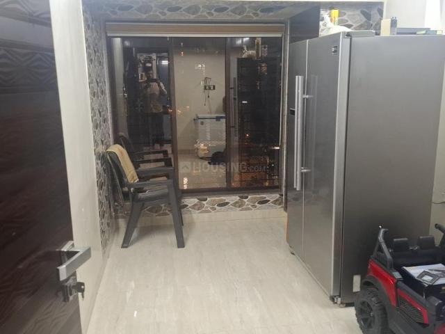2 BHK Apartment in Jogeshwari West for resale Mumbai. The reference number is 21228367