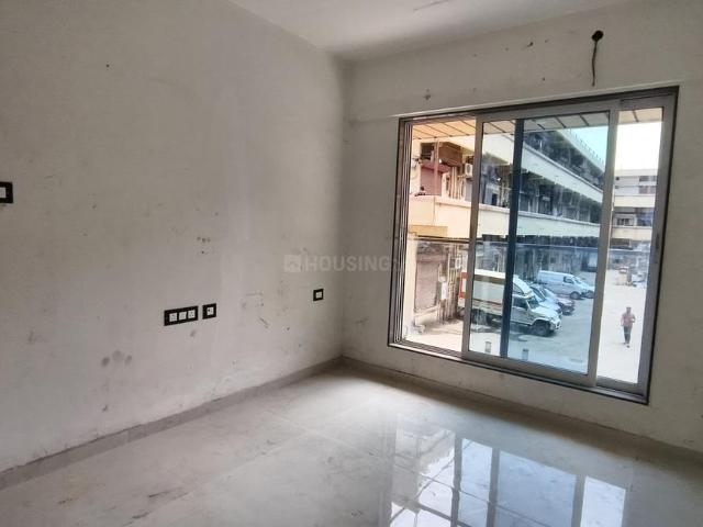 2 BHK Apartment in Jogeshwari East for resale Mumbai. The reference number is 20275998