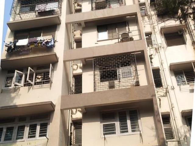 2 BHK Apartment in Jogeshwari East for resale Mumbai. The reference number is 21109393